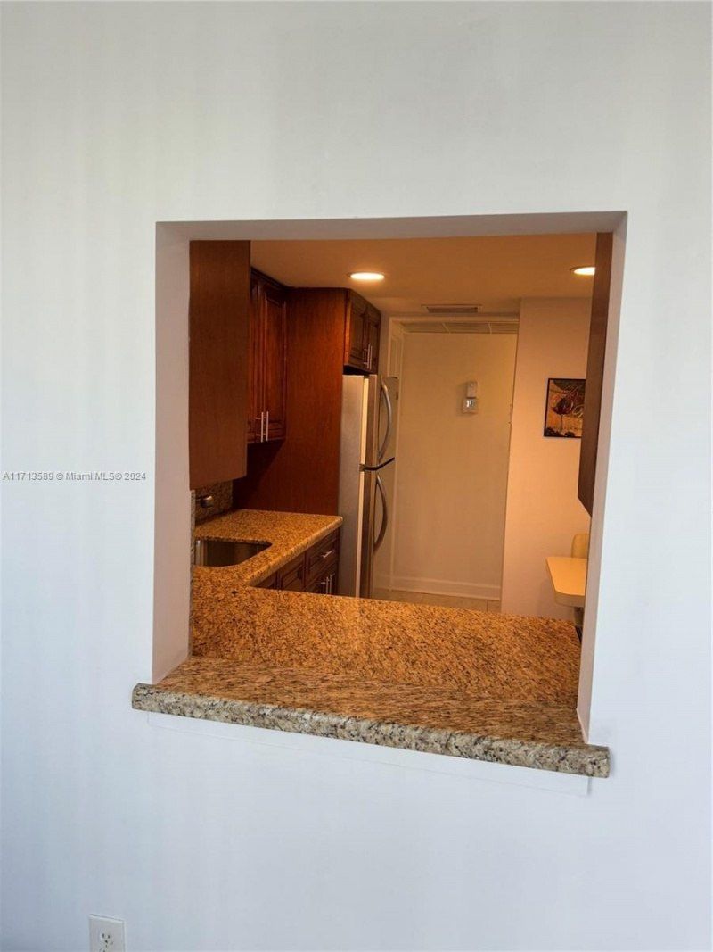 210 172nd St, Unit 523, Sunny Isles Beach, FL 33160 Photo