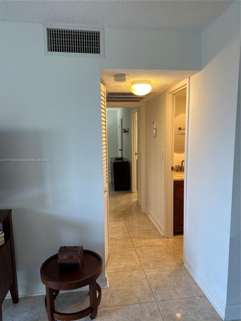210 172nd St, Unit 523, Sunny Isles Beach, FL 33160 Photo