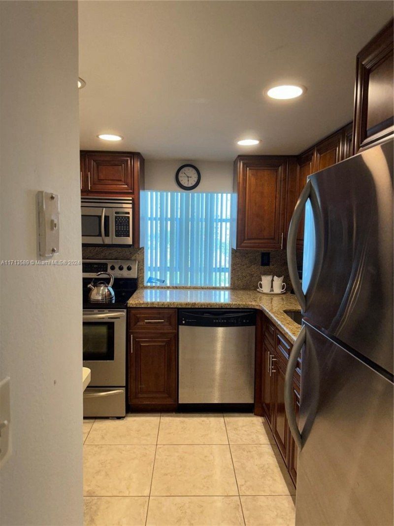 210 172nd St, Unit 523, Sunny Isles Beach, FL 33160 Photo