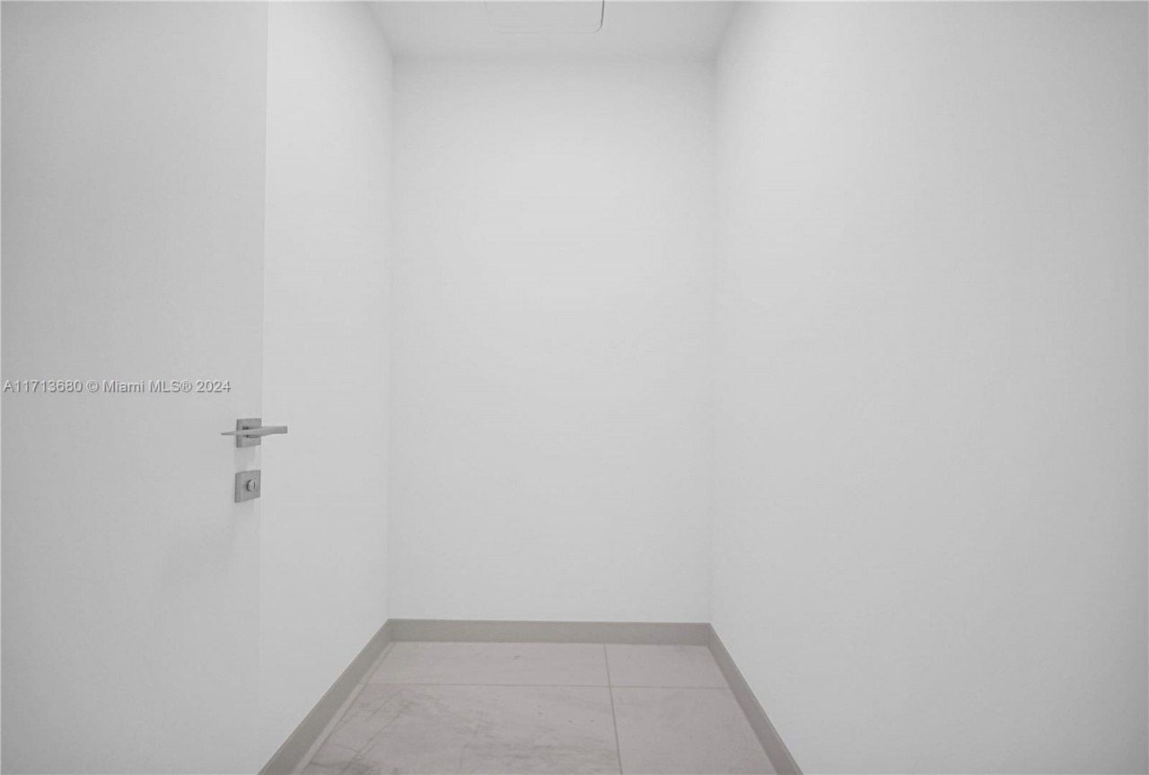 300 Biscayne Blvd Way, Unit 2608, Miami, FL 33131 Photo