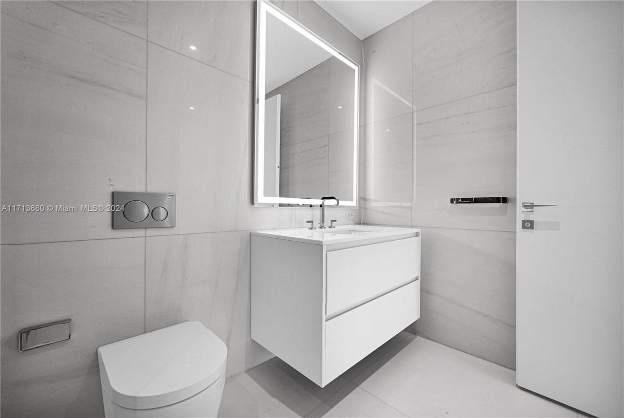 300 Biscayne Blvd Way, Unit 2608, Miami, FL 33131 Photo