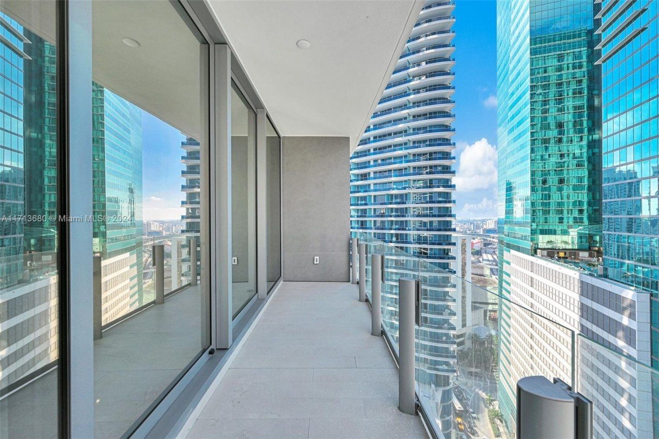 300 Biscayne Blvd Way, Unit 2608, Miami, FL 33131 Photo