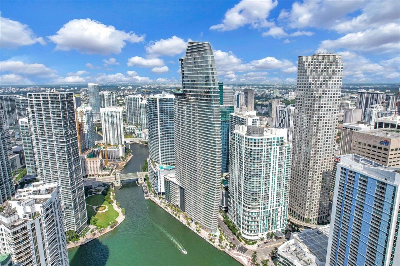 300 Biscayne Blvd Way, Unit 2608, Miami, FL 33131 Photo