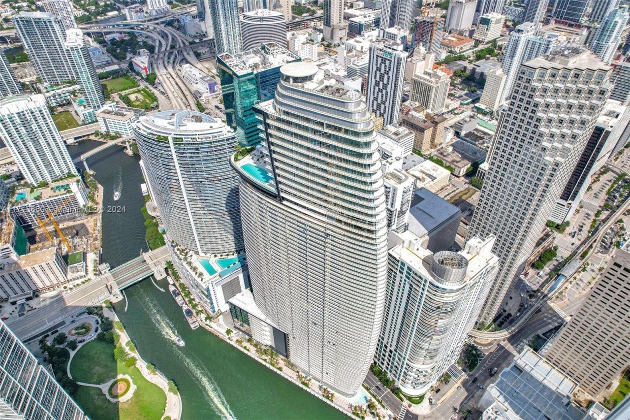 300 Biscayne Blvd Way, Unit 2608, Miami, FL 33131 Photo