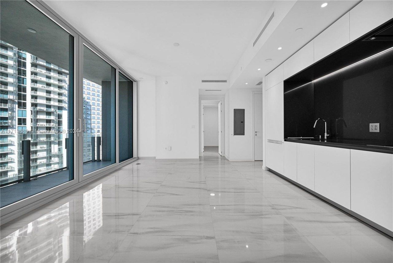 300 Biscayne Blvd Way, Unit 2608, Miami, FL 33131 Photo