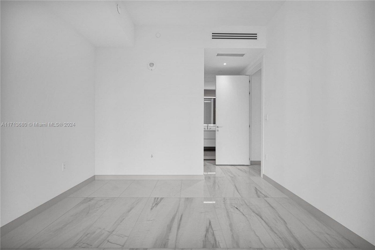 300 Biscayne Blvd Way, Unit 2608, Miami, FL 33131 Photo