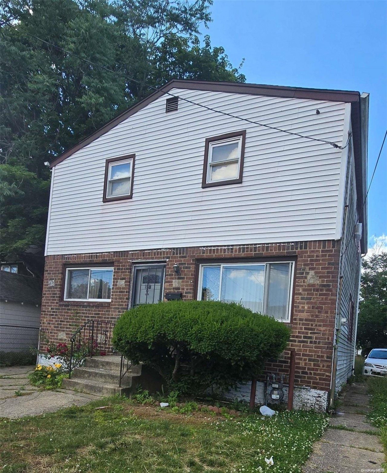 11 Hoff Court, Hempstead, NY 11550 Main Photo