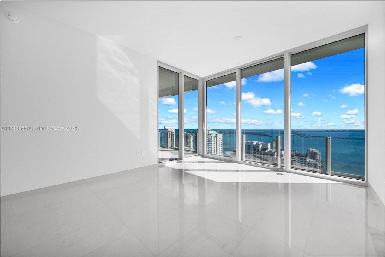 300 Biscayne Blvd Way, Unit 4303, Miami, FL 33131 Photo