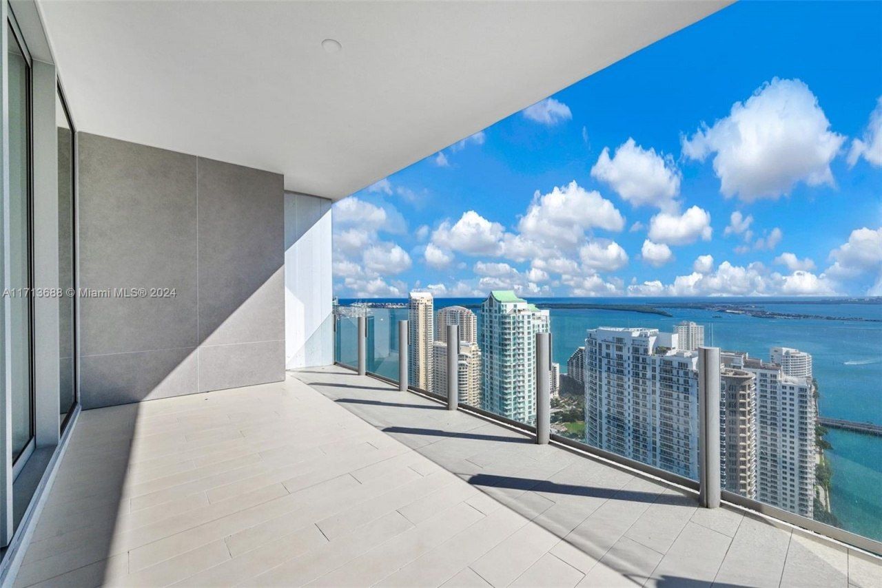 300 Biscayne Blvd Way, Unit 4303, Miami, FL 33131 Photo