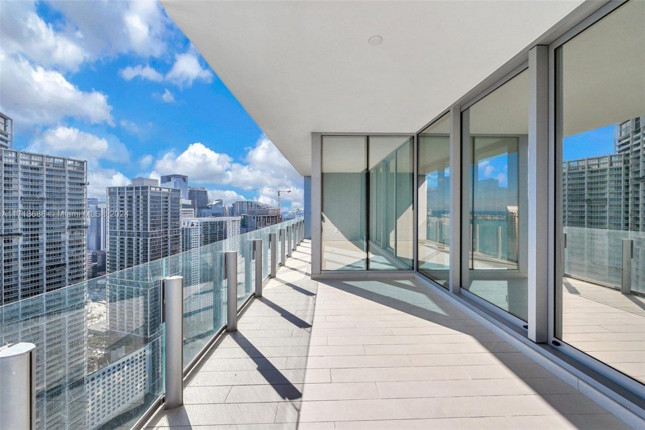 300 Biscayne Blvd Way, Unit 4303, Miami, FL 33131 Photo