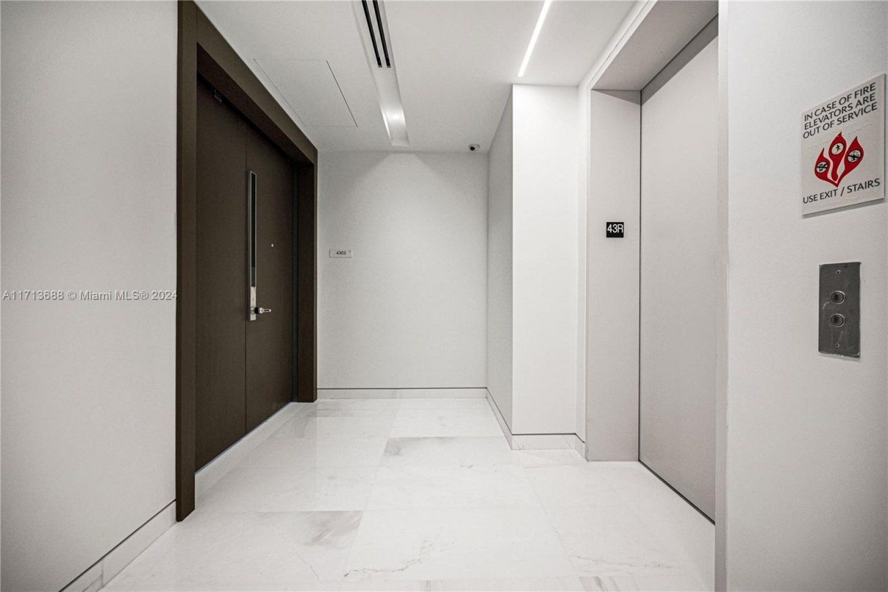 300 Biscayne Blvd Way, Unit 4303, Miami, FL 33131 Photo