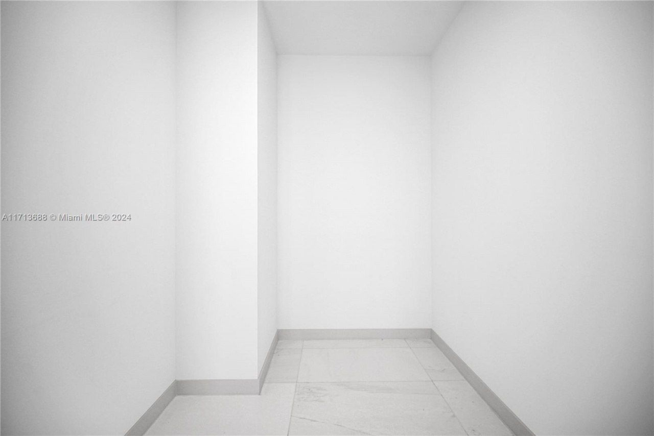 300 Biscayne Blvd Way, Unit 4303, Miami, FL 33131 Photo