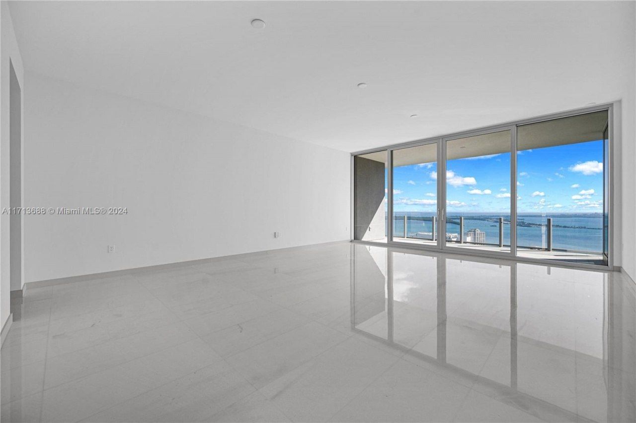 300 Biscayne Blvd Way, Unit 4303, Miami, FL 33131 Photo