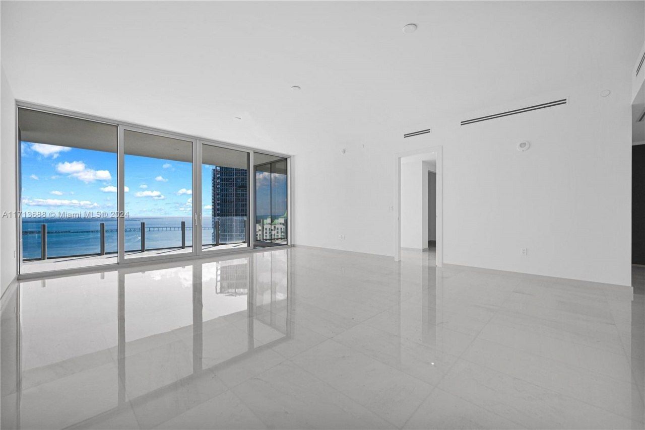 300 Biscayne Blvd Way, Unit 4303, Miami, FL 33131 Photo