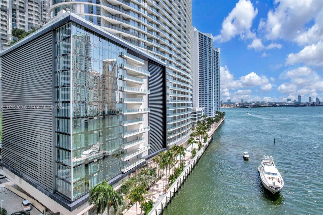 300 Biscayne Blvd Way, Unit 4303, Miami, FL 33131 Photo