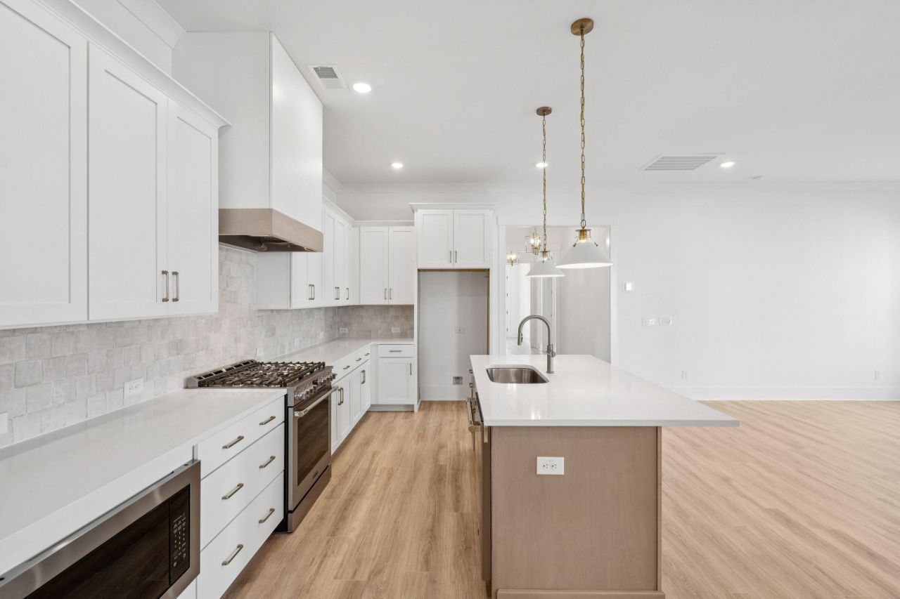 742 Blueway Avenue Photo 11