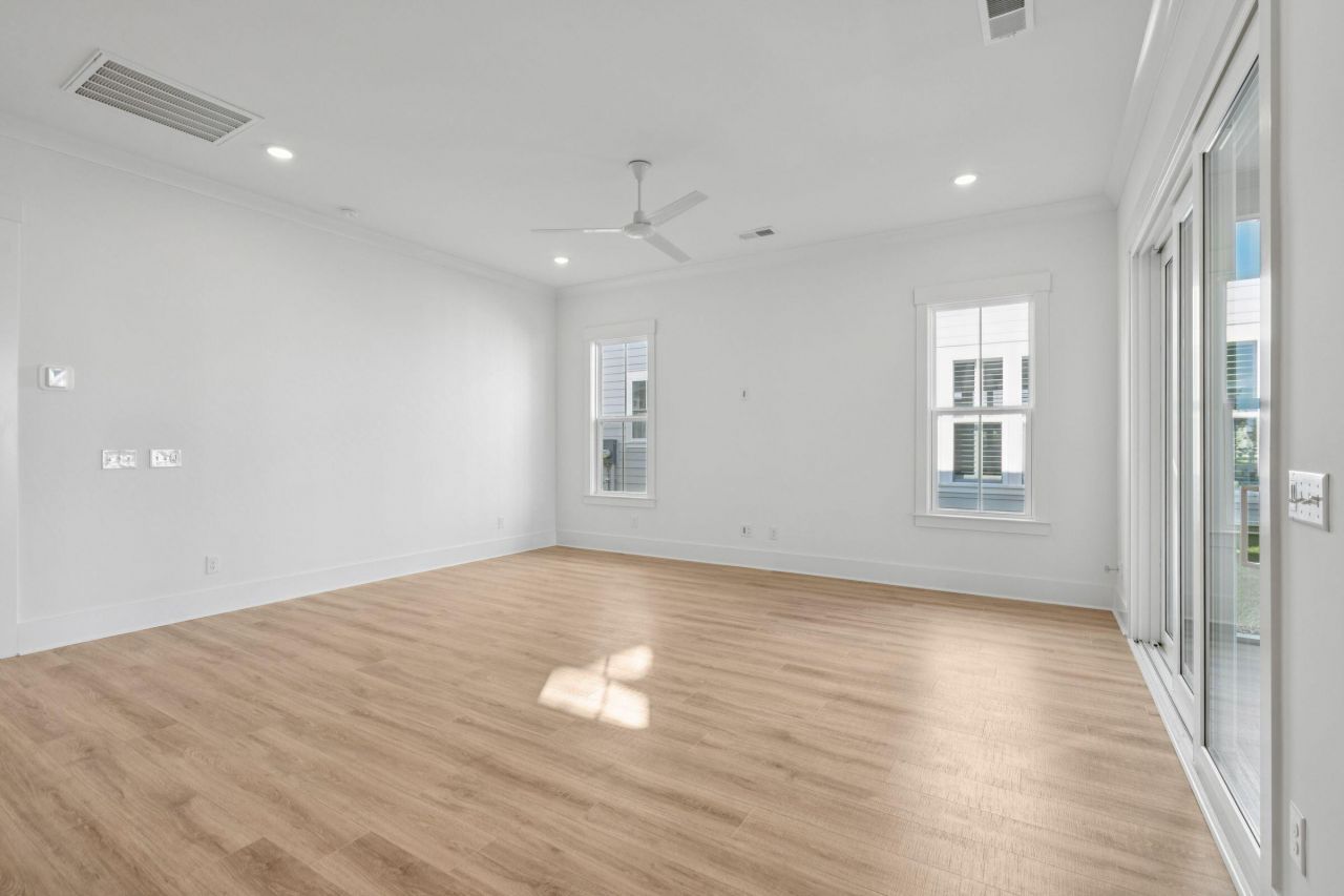 742 Blueway Avenue Photo 14