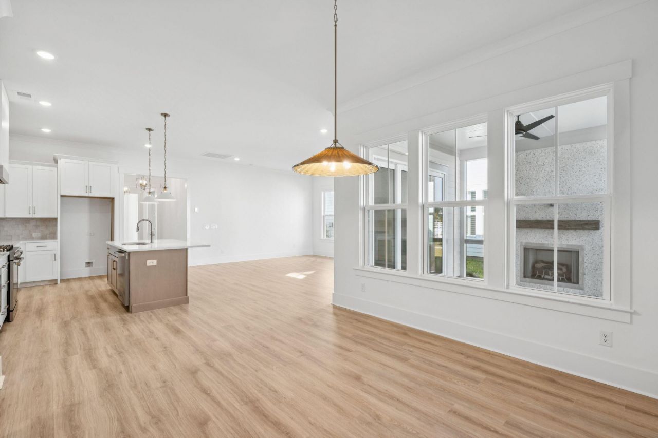 742 Blueway Avenue Photo 17