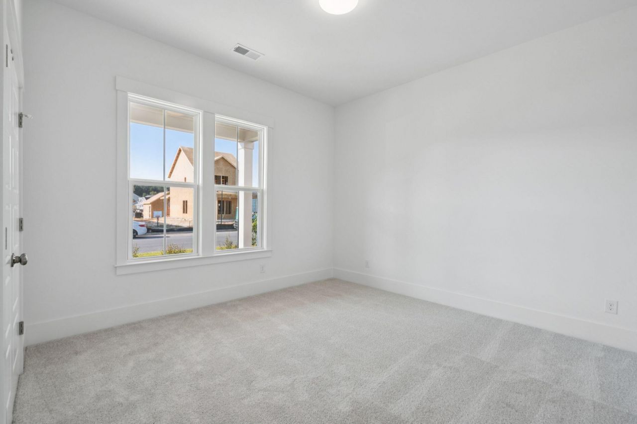 742 Blueway Avenue Photo 27