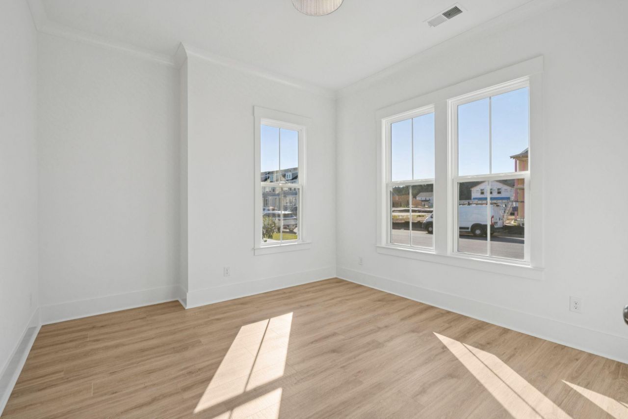 742 Blueway Avenue Photo 29