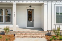 742 Blueway Avenue photo 4