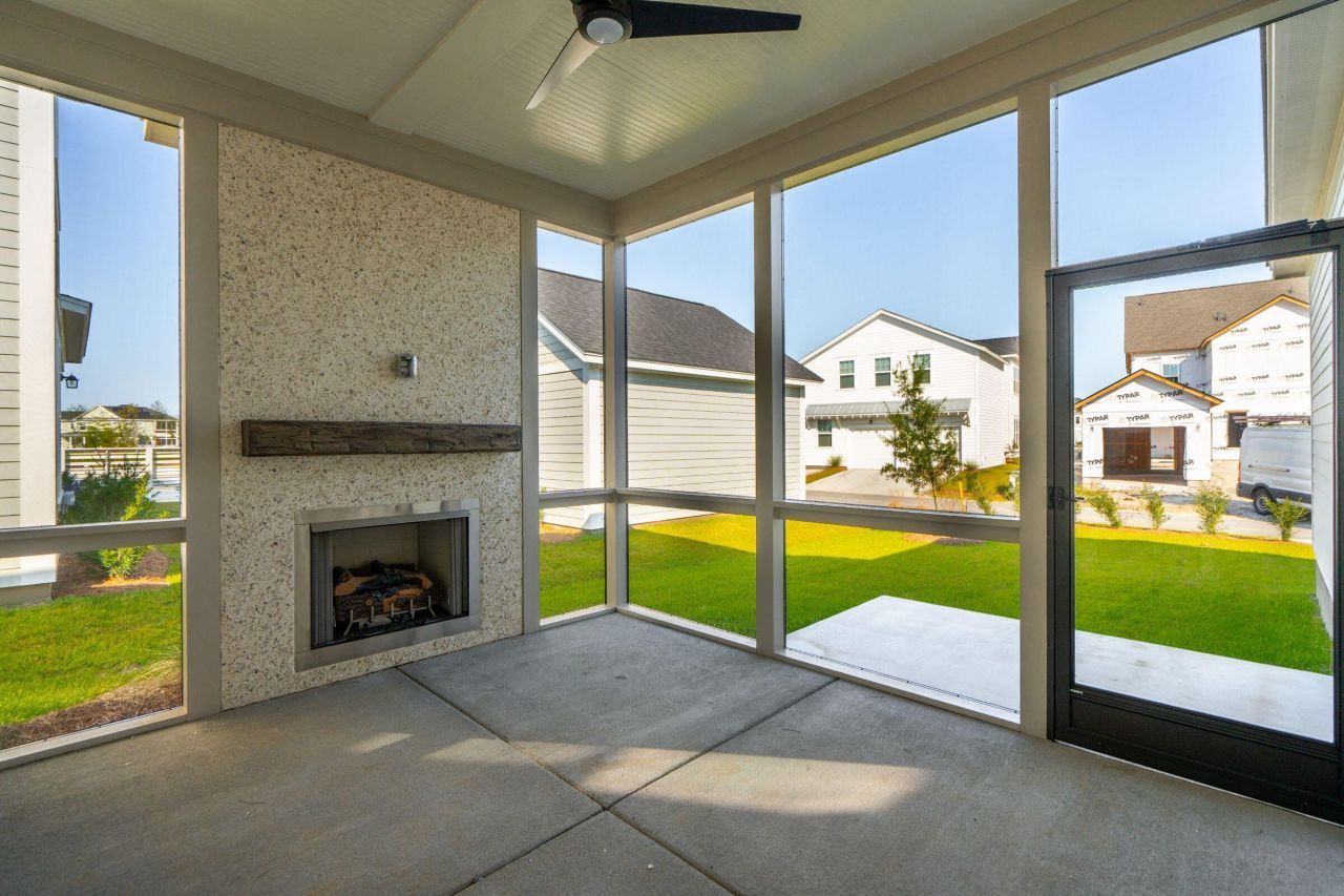 742 Blueway Avenue Photo 33