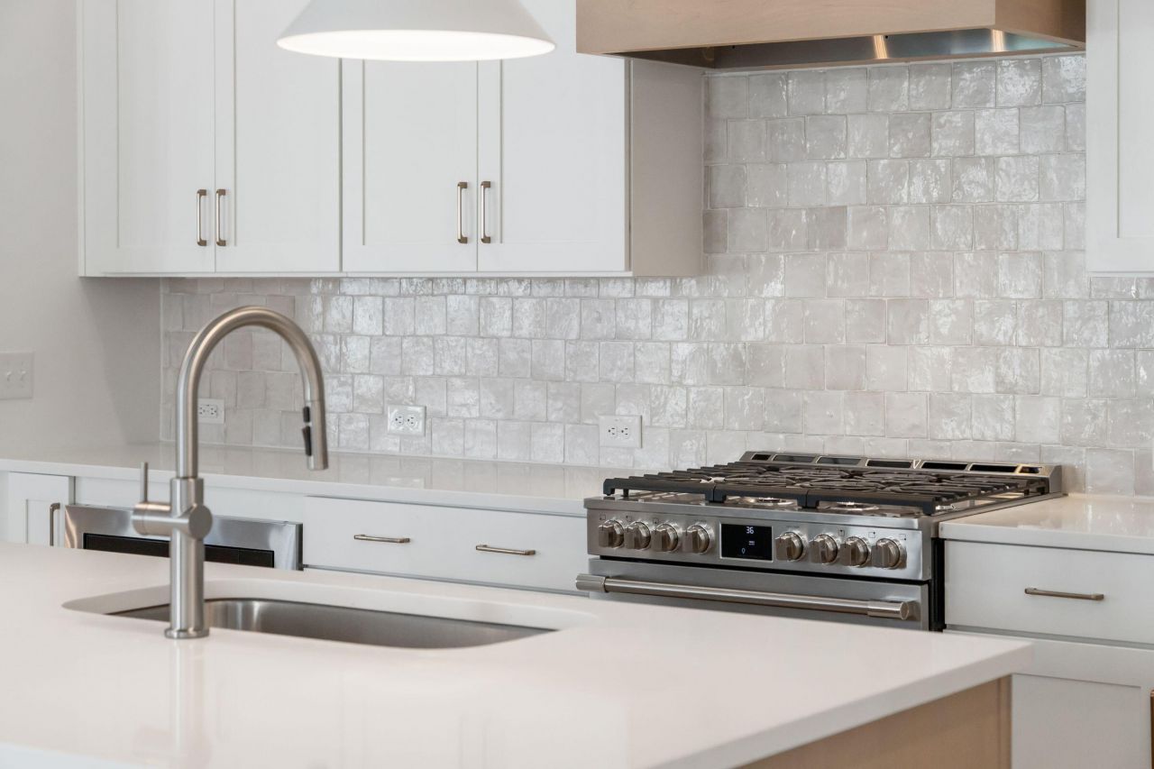 742 Blueway Avenue Photo 8