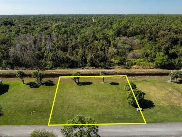 4001 SKYWAY DR LOT#20, NAPLES, FL 34112