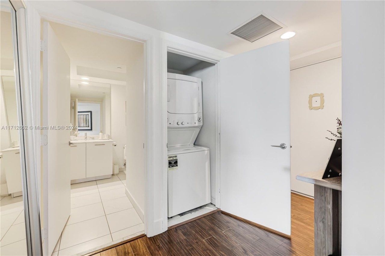 55 SE 6th St, Unit 3407, Miami, FL 33131 Photo