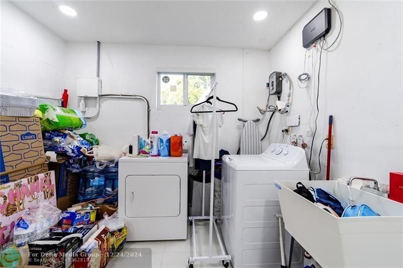 131 NW 72nd Way, Hollywood, FL 33024 Photo