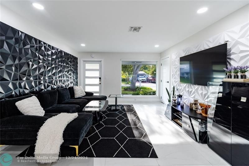 131 NW 72nd Way, Hollywood, FL 33024 Photo