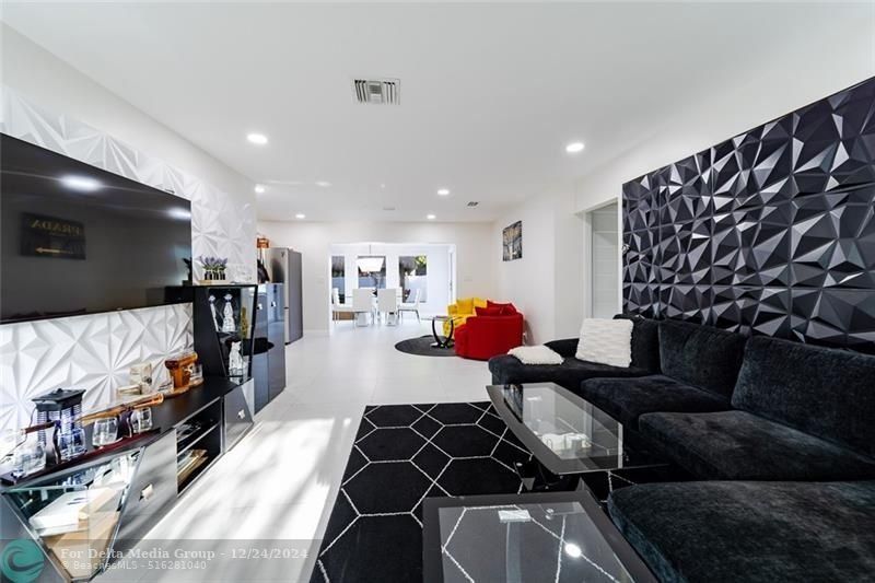 131 NW 72nd Way, Hollywood, FL 33024 Photo