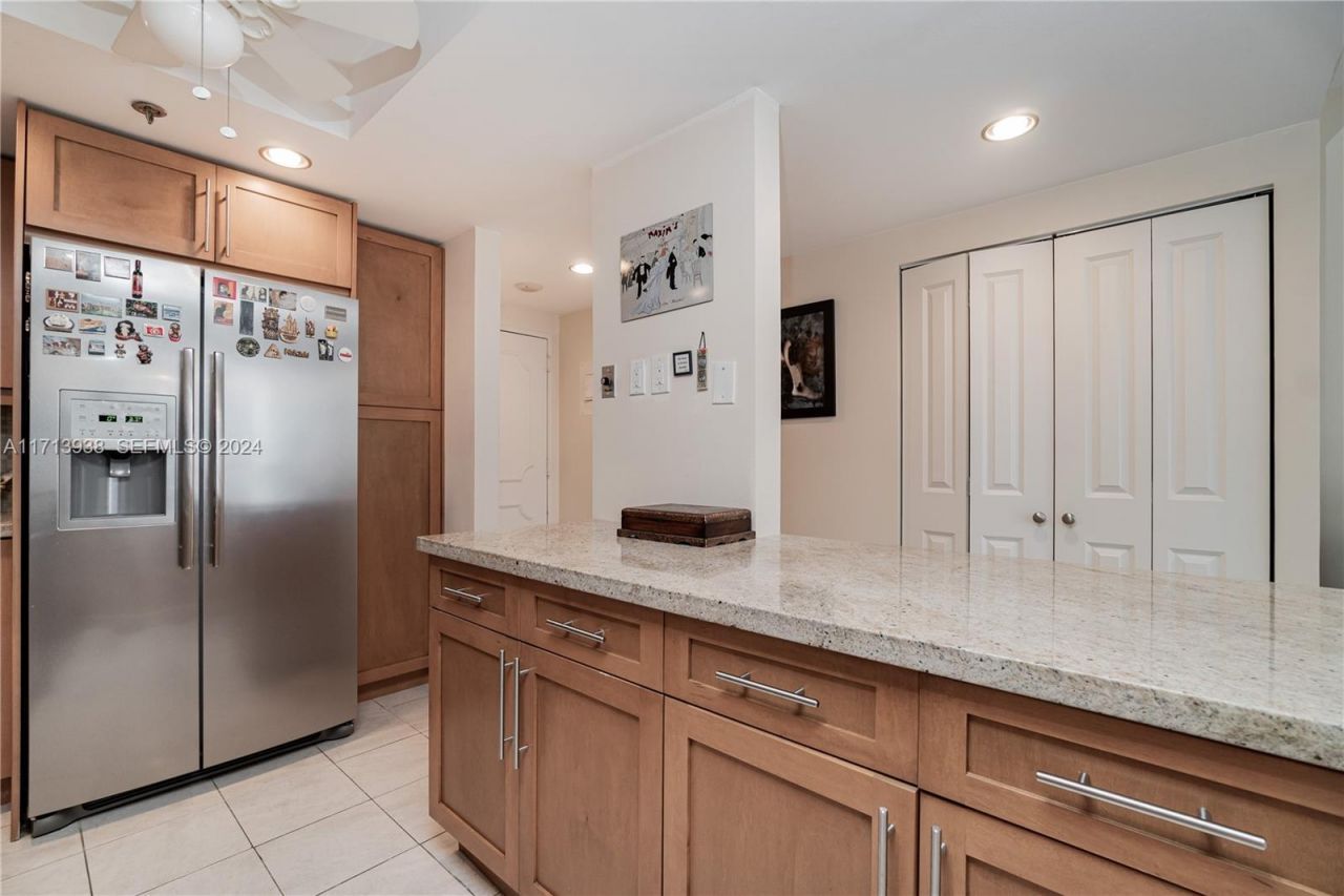 20515 E Country Club Dr, Unit 1048, Aventura, FL 33180 Photo