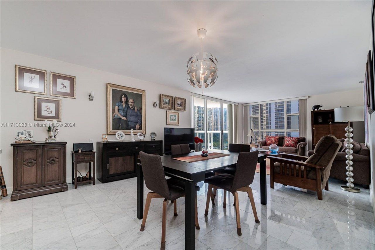 20515 E Country Club Dr, Unit 1048, Aventura, FL 33180 Photo