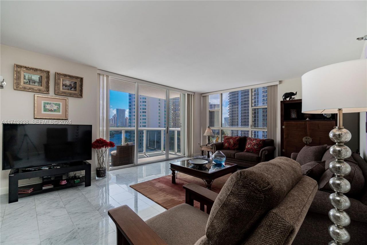 20515 E Country Club Dr, Unit 1048, Aventura, FL 33180 Photo