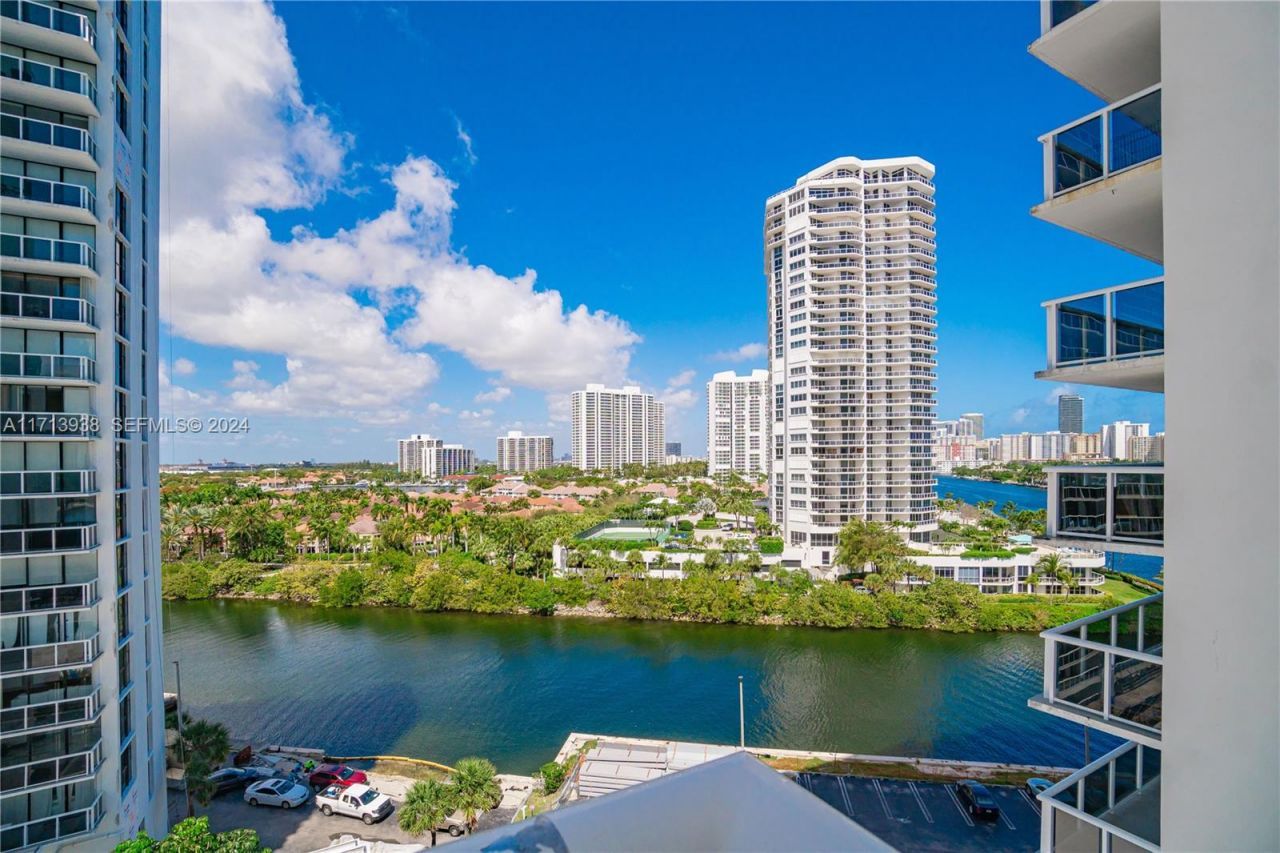 20515 E Country Club Dr, Unit 1048, Aventura, FL 33180 Photo