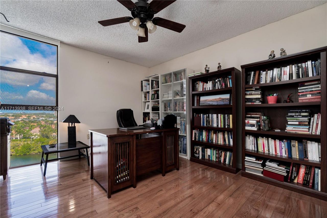 20515 E Country Club Dr, Unit 1048, Aventura, FL 33180 Photo