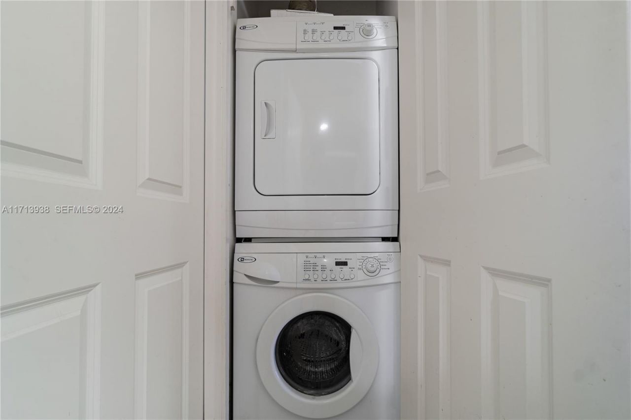 20515 E Country Club Dr, Unit 1048, Aventura, FL 33180 Photo