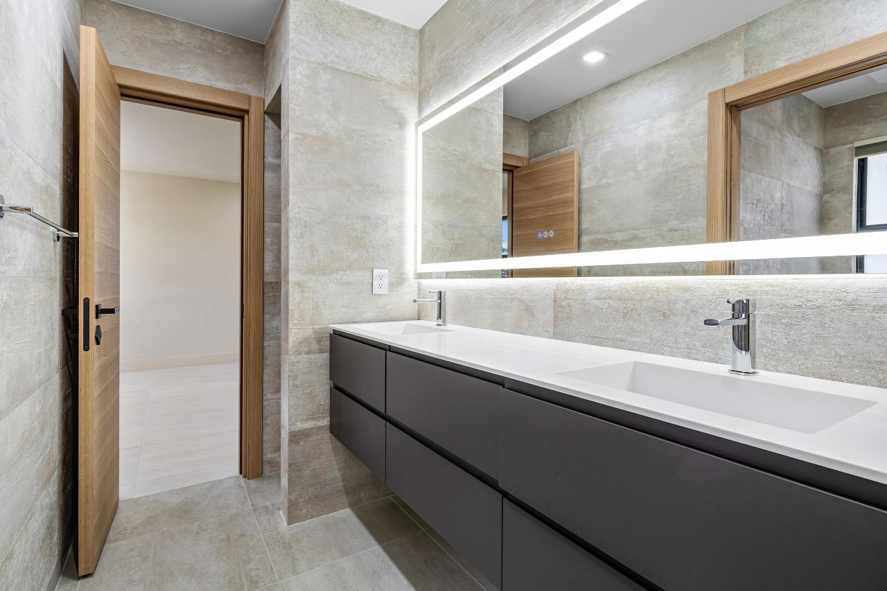 425 Coral Way, Fort Lauderdale, FL 33301 Photo