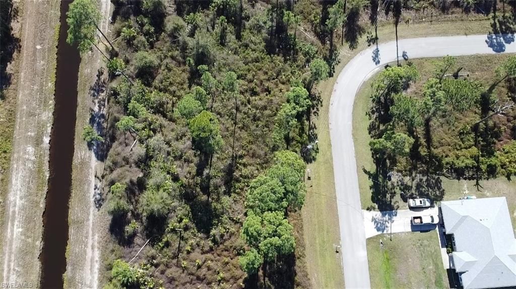 817 Pinecastle Dr, Lehigh Acres, FL 33974 Photo