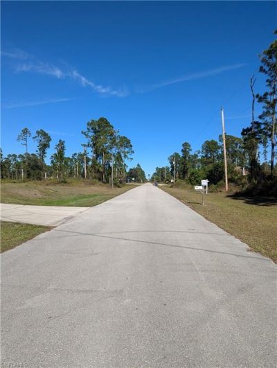 817 Pinecastle Dr, Lehigh Acres, FL 33974 Photo