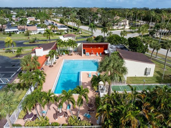 2528 Boundbrook Drive S, Unit 208, West Palm Beach, FL 33406