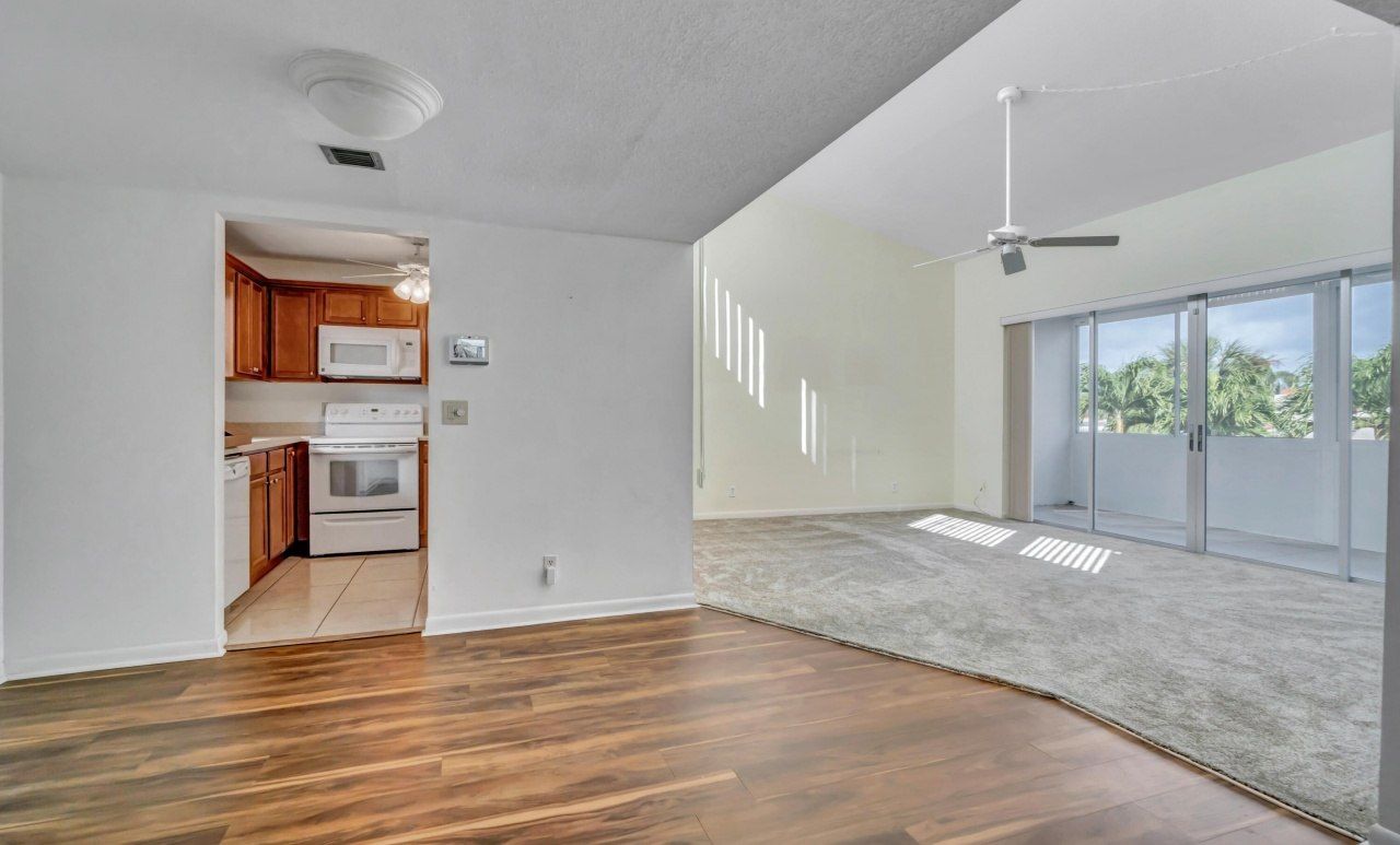 2528 Boundbrook Drive S, Unit 208, West Palm Beach, FL 33406 Photo