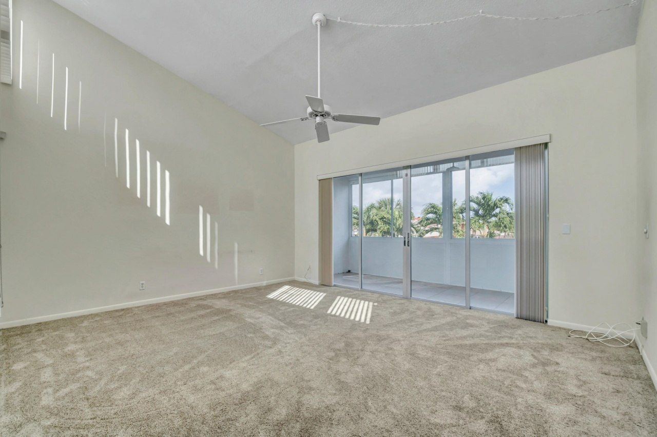 2528 Boundbrook Drive S, Unit 208, West Palm Beach, FL 33406 Photo