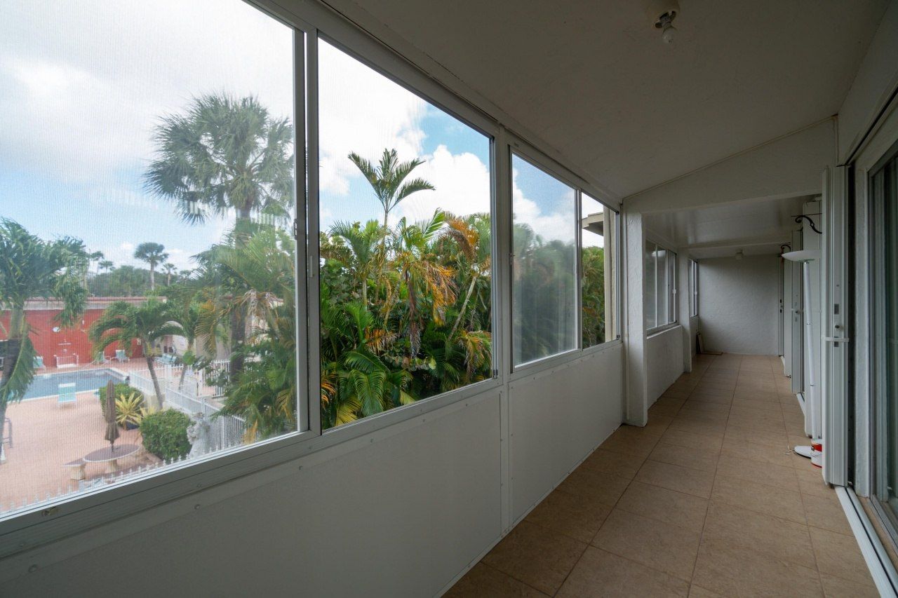 2528 Boundbrook Drive S, Unit 208, West Palm Beach, FL 33406 Photo