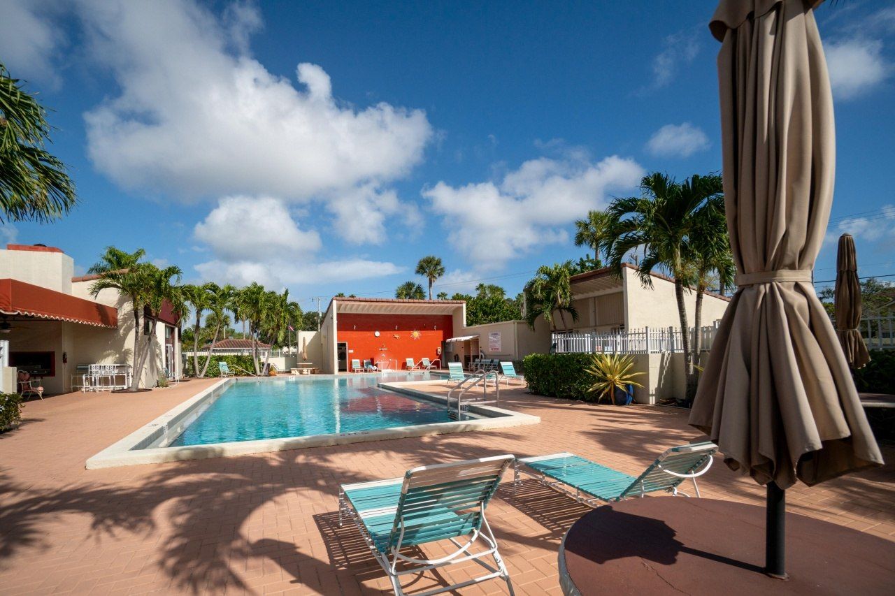 2528 Boundbrook Drive S, Unit 208, West Palm Beach, FL 33406 Photo