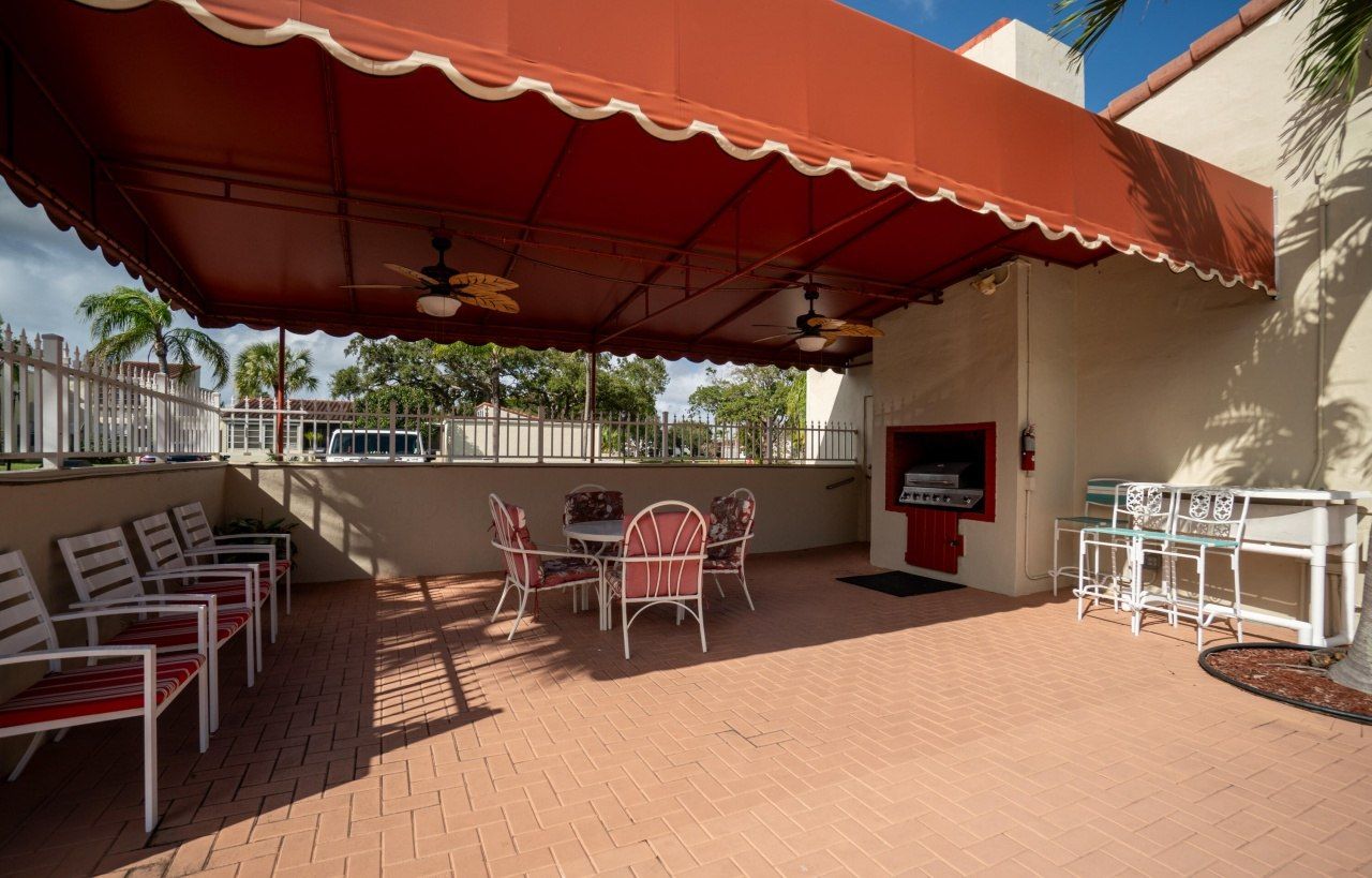 2528 Boundbrook Drive S, Unit 208, West Palm Beach, FL 33406 Photo