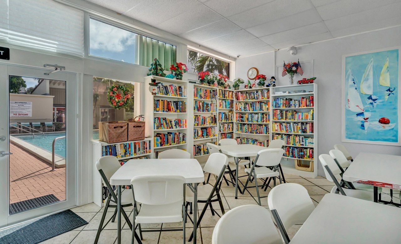 2528 Boundbrook Drive S, Unit 208, West Palm Beach, FL 33406 Photo