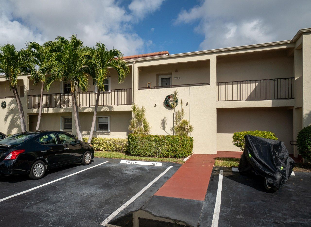 2528 Boundbrook Drive S, Unit 208, West Palm Beach, FL 33406 Photo