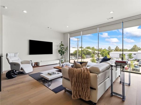 805 SE 5th Street, Bentonville, AR 72712